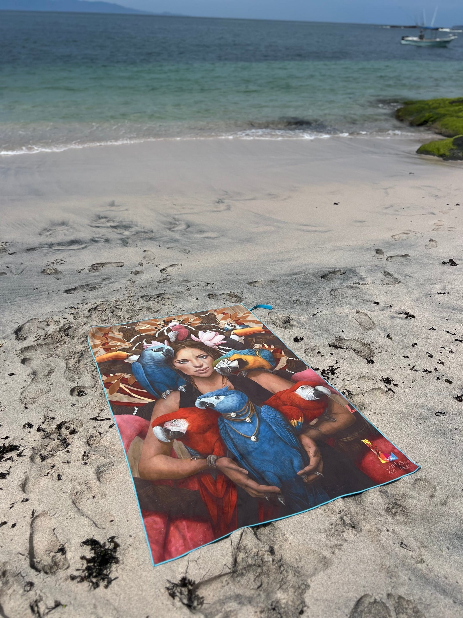 From behind the scenes to the beach: the steps involved in creating our artistic towels