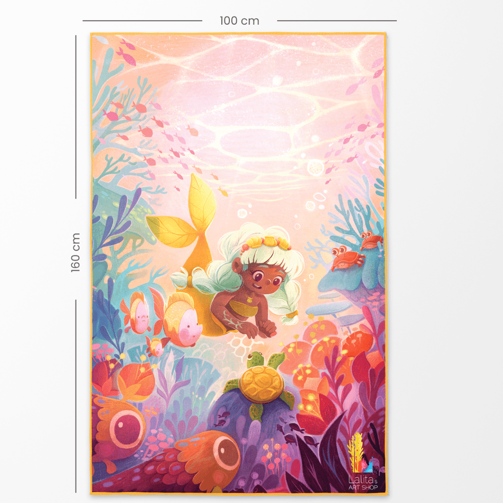Serviette de piscine surdimensionnée La Petite Sirène pour enfants (160x100 cm) avec une scène sous-marine vibrante incluant une sirène, des poissons et une tortue.