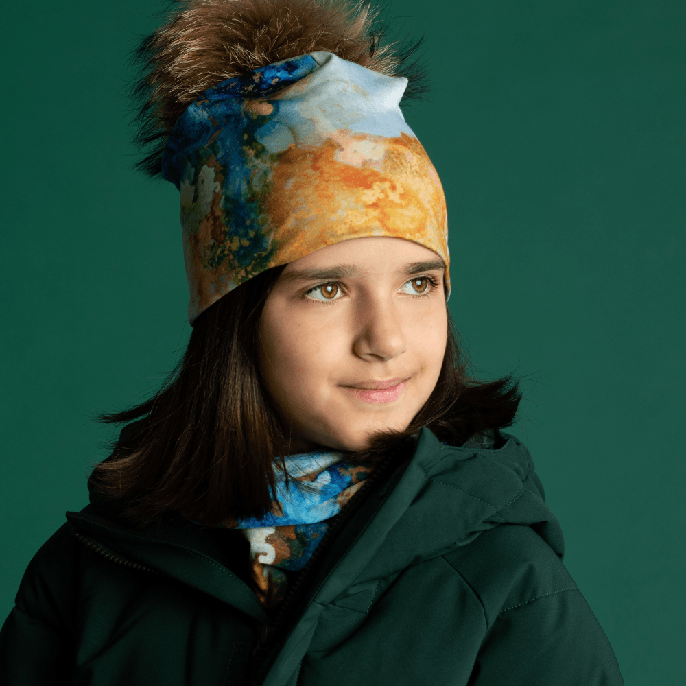 A young girl wearing the &